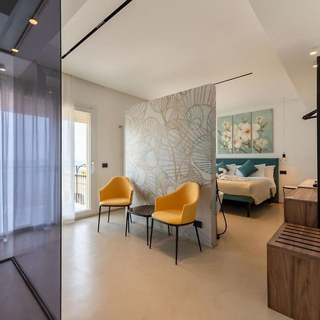 B&B Le Suites Di Costanza チェファル エクステリア 写真