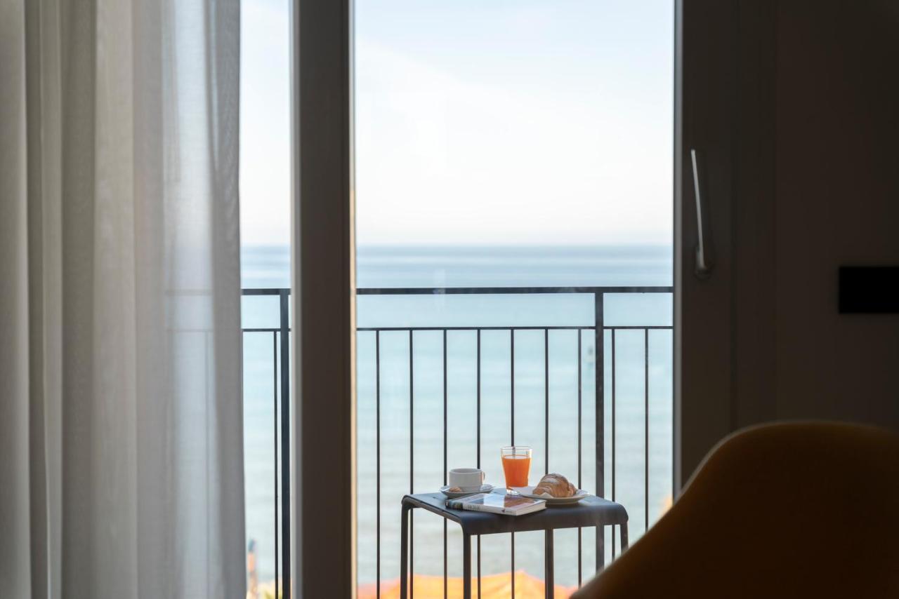 B&B Le Suites Di Costanza チェファル エクステリア 写真