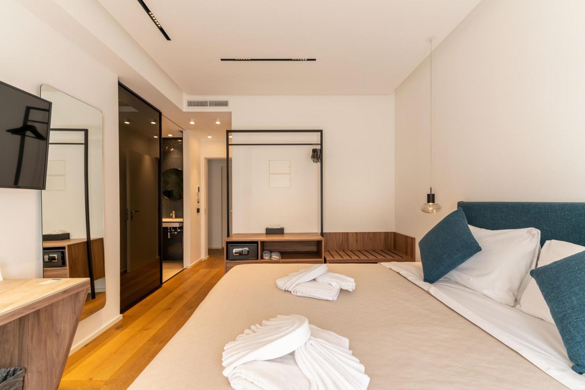 B&B Le Suites Di Costanza チェファル エクステリア 写真